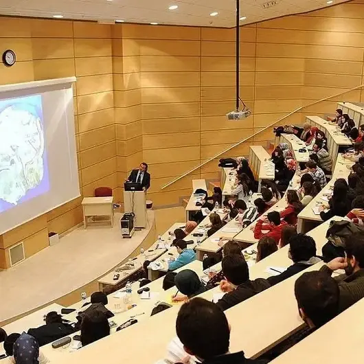 Yükseköğretimde kadın öğrencilerin oranı yüzde 53,2'ye ulaştı