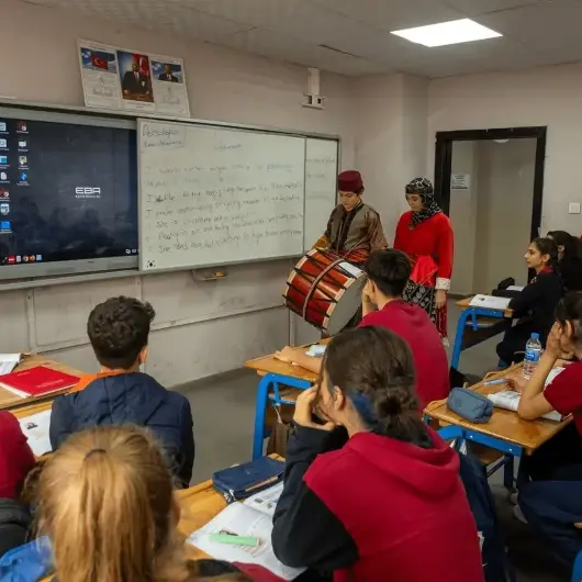 Milli Eğitim Bakanı Tekin'den laiklik bildirisine yanıt: Laikliği kendi keyiflerine göre yorumluyorlar