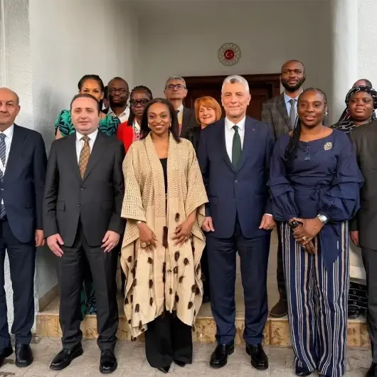 Bakan Bolat Nijeryalı mevkidaşı Oduwole ile bir araya geldi