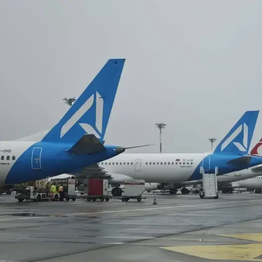 İstanbul'daki olumsuz hava koşulları hava trafiğini aksattı