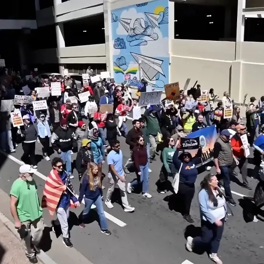 ABD'de Trump'a büyük tepki: 'Krallara Hayır' protestosu düzenlendi