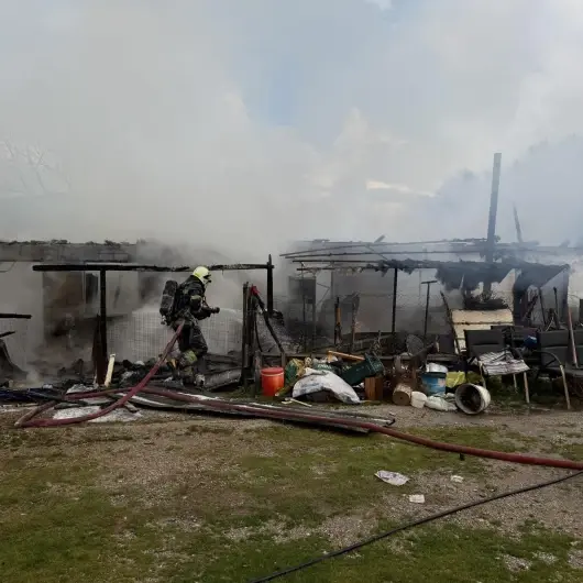 Muğla’da evde yangın çıktı: Aile alevlerin arasından kurtuldu