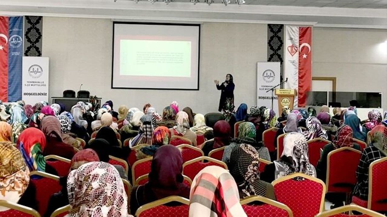 Yenimahalle'de "Temel Aile Bilinci Eğitimi" semineri başladı