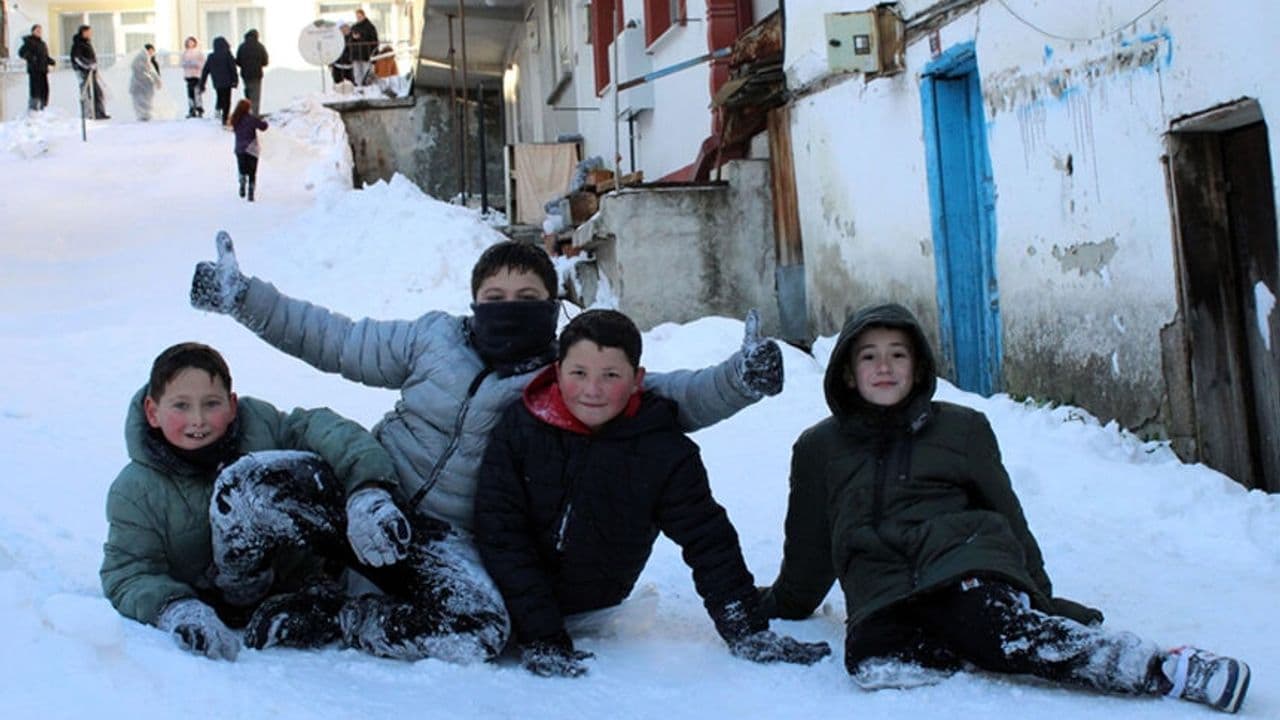 Çocuklar kar sevinci yaşadı