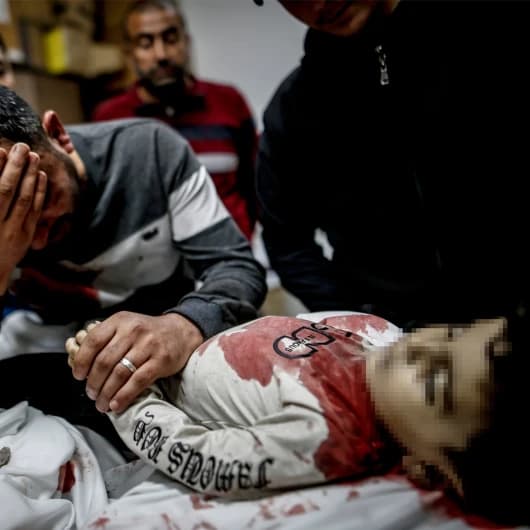 İsrail ordusu Gazze'de bir polis aracını hedef aldı