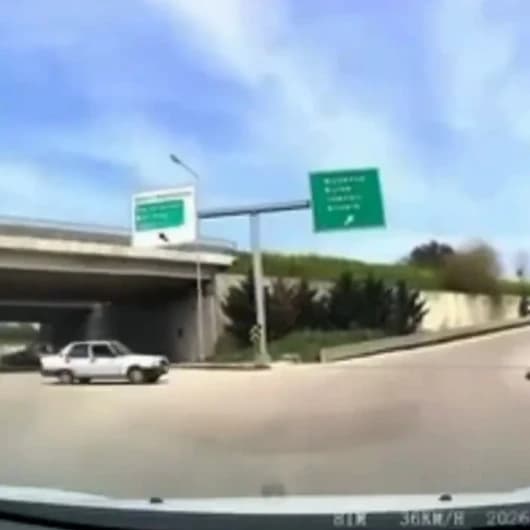 Bursa’da facia kıl payı atlatıldı: Ters yönden girdi kazaya davetiye çıkardı